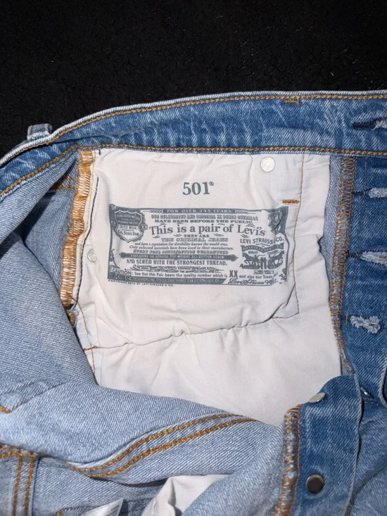 Levi's Women's 501 Original Shorts - Picture 3 of 4